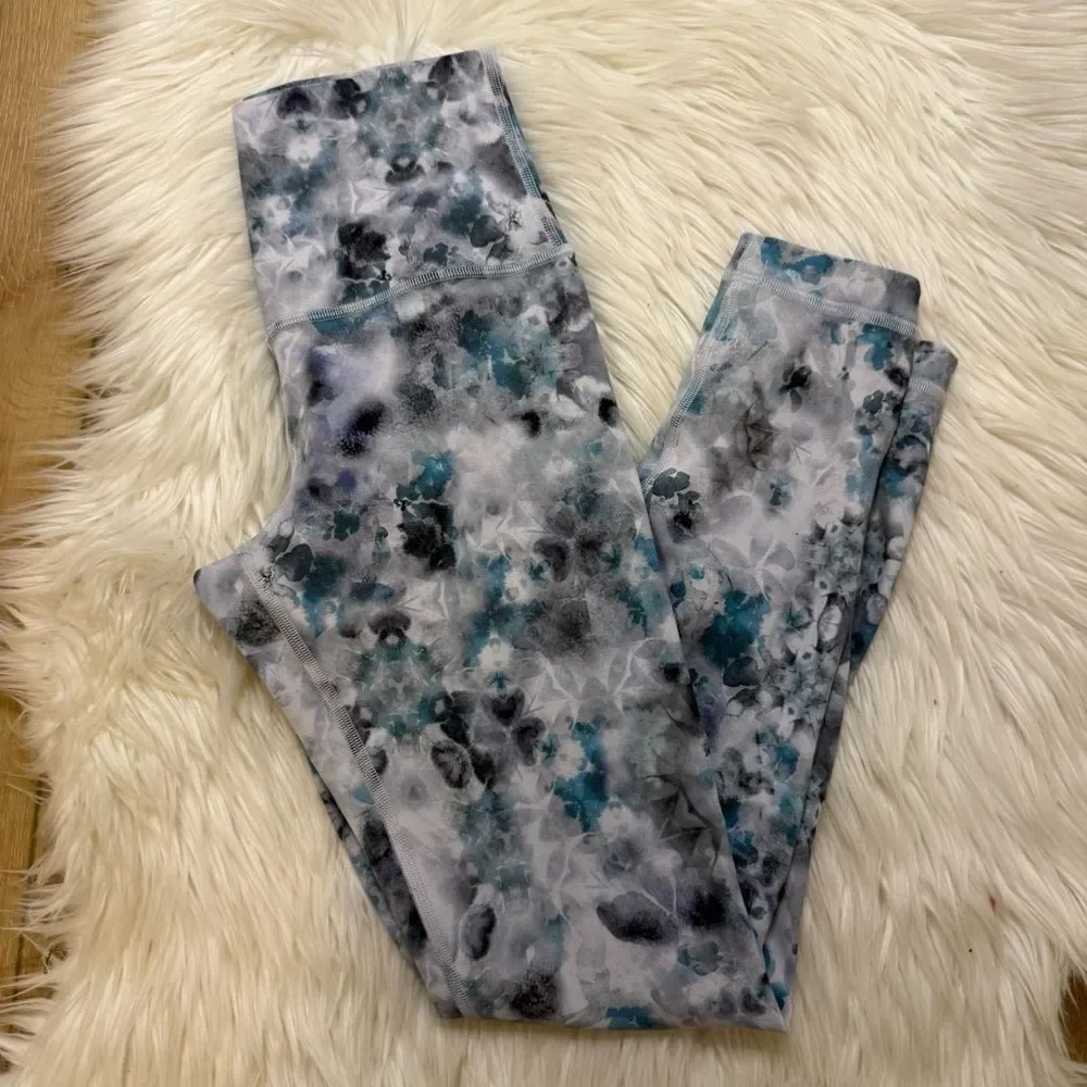 [lululemon athletica] Kleidofloral Blue and White High Rise Legging - Size 4